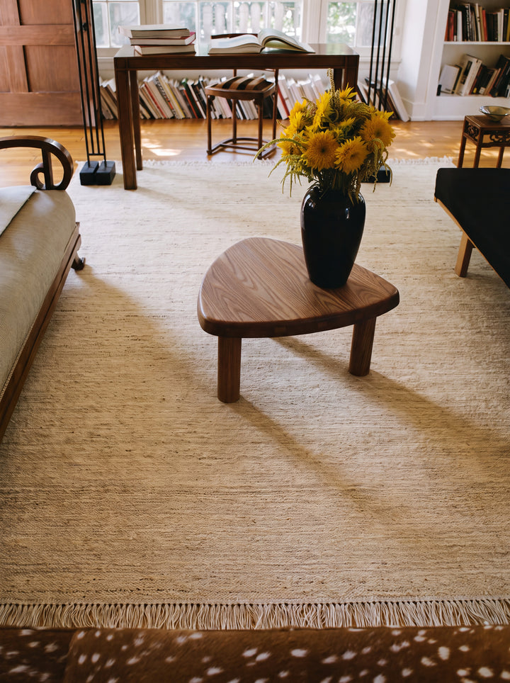 Cordoba Serisi Yeni Zelanda Yünü ve Pamuk Saçaklı Oturma Odası Salon Modern El Dokuma Kilim 08 CREAM BROWN mekan görünümü 1